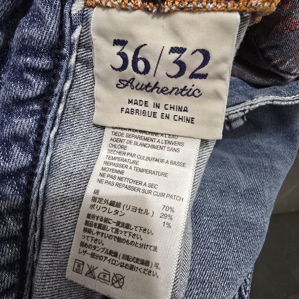 Tommy Bahama Authentic Straight Leg Blue Jeans Size 36x32 Classic Denim - Picture 2 of 4